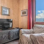 Mercure 202 Sur La Place Du Village A Apartment