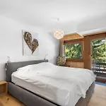 Apartment Mercure 202 Sur La Place Du Village A Anzere