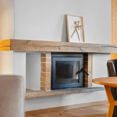 Mercure 202 Sur La Place Du Village A *