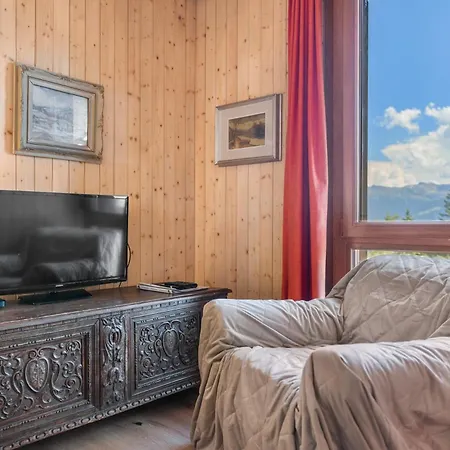 Mercure 202 Sur La Place Du Village A Apartment
