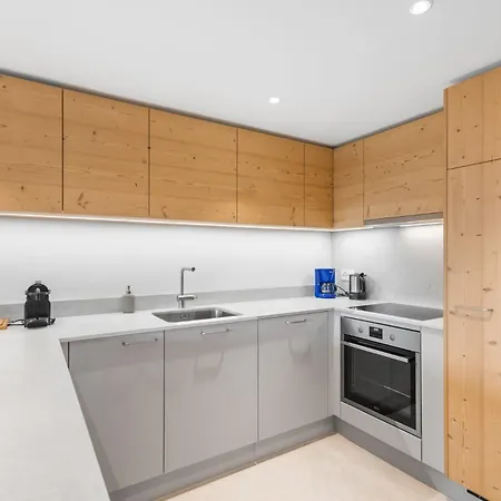 Apartment Mercure 202 Sur La Place Du Village A Anzere