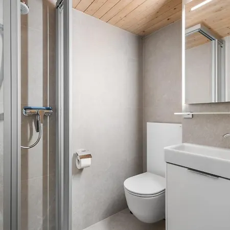 Mercure 202 Sur La Place Du Village A