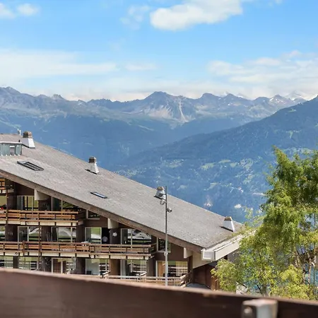 Mercure 202 Sur La Place Du Village A