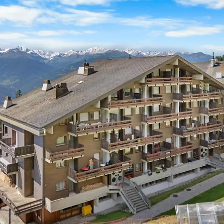 Mercure 202 Sur La Place Du Village A