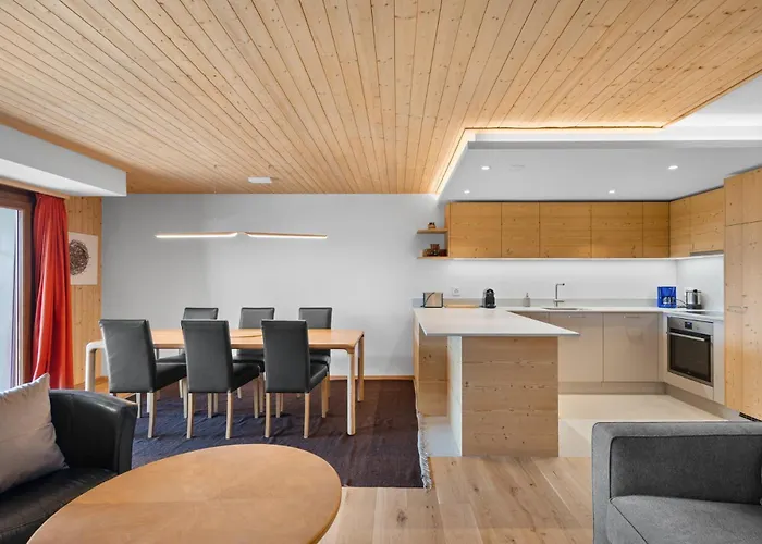 Mercure 202 Sur La Place Du Village A Anzère