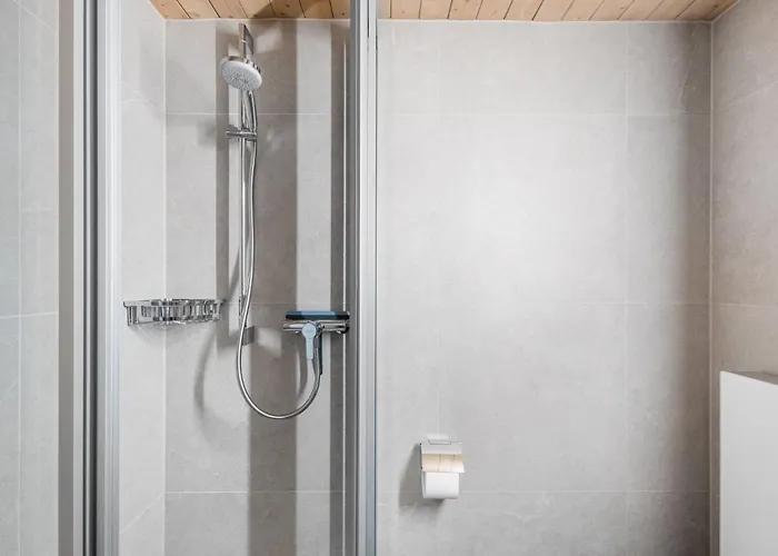 Mercure 202 Sur La Place Du Village A *