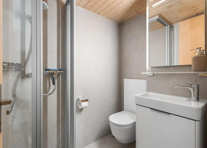 Mercure 202 Sur La Place Du Village A