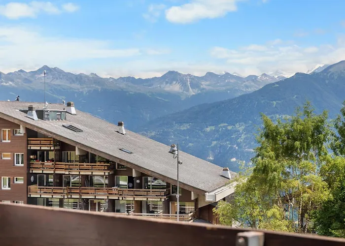 Mercure 202 Sur La Place Du Village A