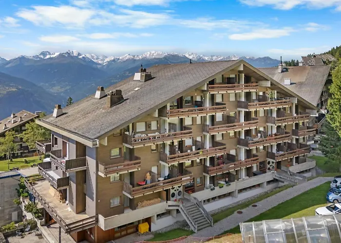 Mercure 202 Sur La Place Du Village A