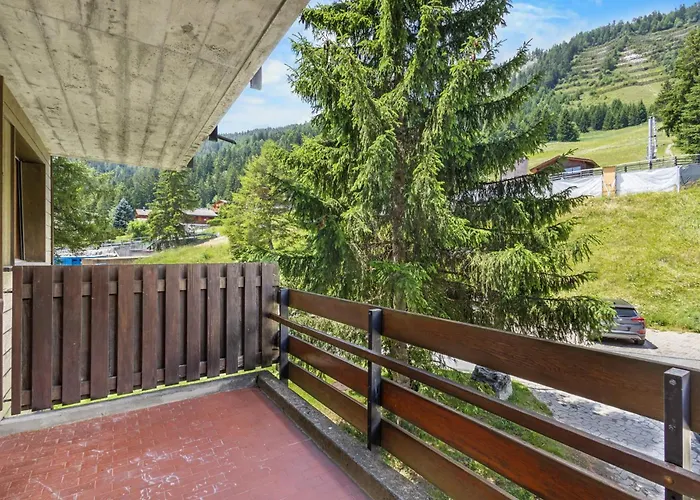 Mercure 202 Sur La Place Du Village A