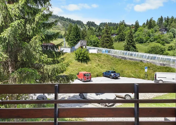 Mercure 202 Sur La Place Du Village A